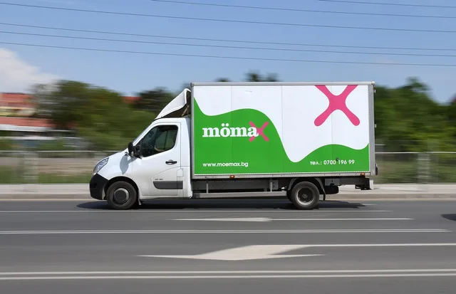 on the move, slow shutter, truck, road, outdoor, shutter, motion, truck, truck, truck, truck, truck. Local delivery equipment: choosing vans and telematics