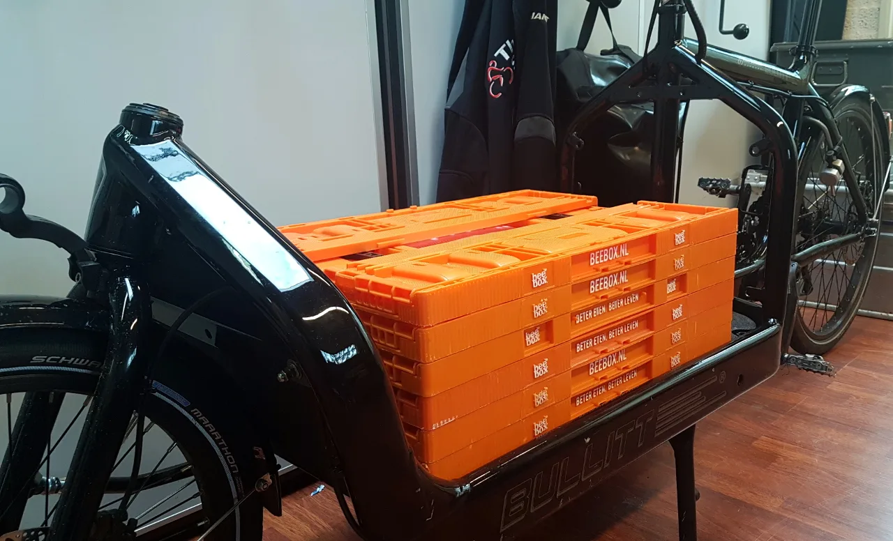 This brand new Bullitt cargo bike is owned by a local bike courier that makes sustainable local deliveries and is testing our multi stop delivery route planner. Check it out at www.routexl.com. Lastmile delivery: bike permits in Portland and Seattle